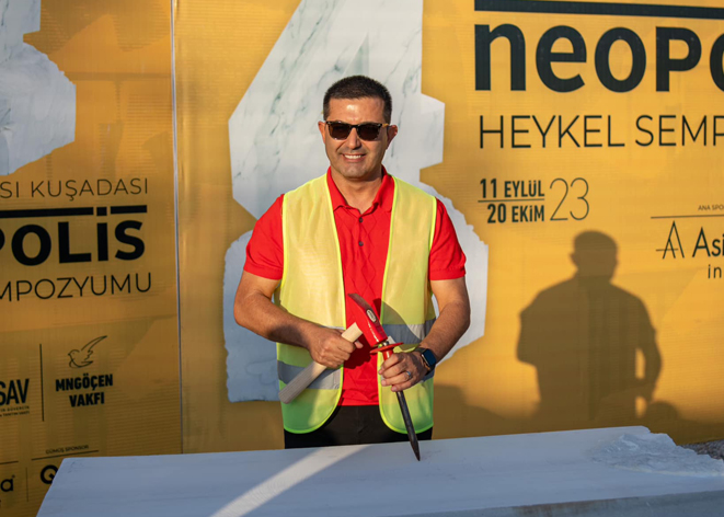 Yolsuzluk ve rüşvet suçlamaları kovalıyor, 2 başkan kaçıyor!