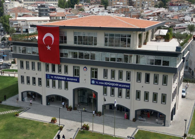 Kuşadası Belediyesi nasıl battı?