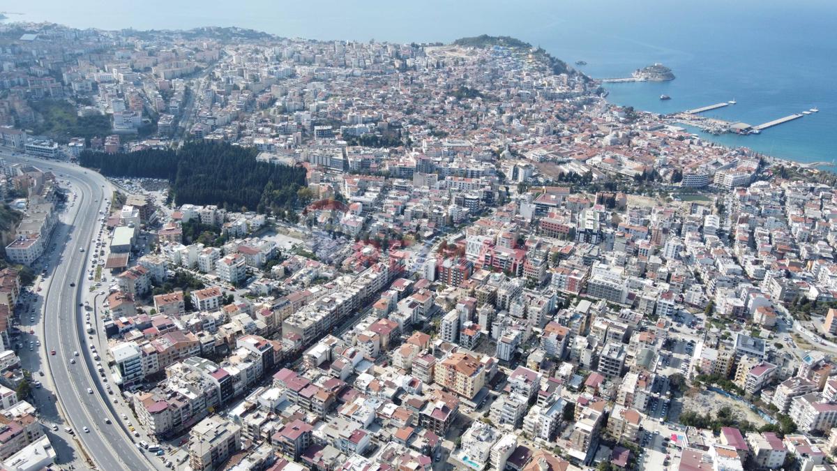 Yandaş müteahhitler köşeyi böyle döndü!