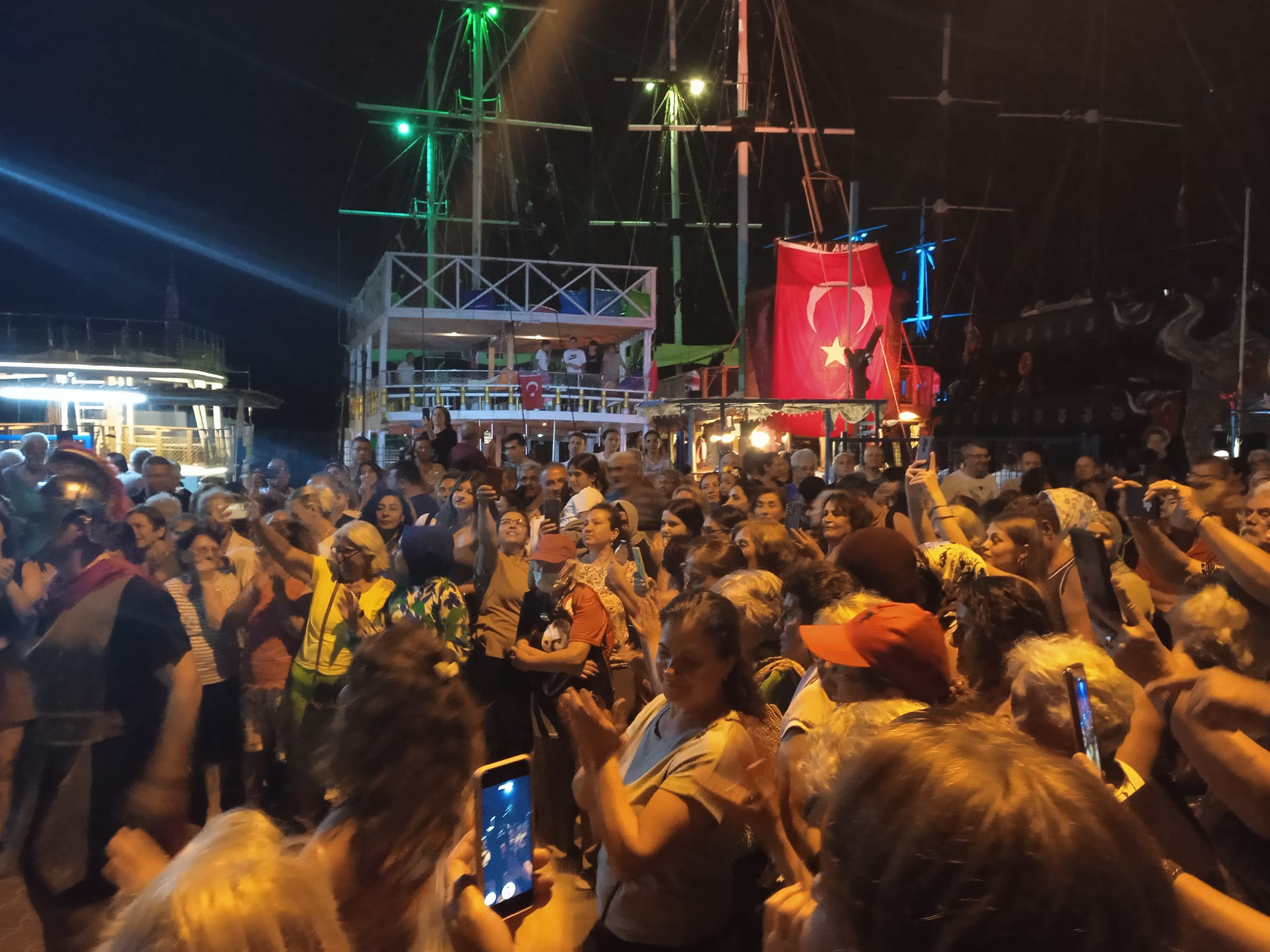 Büyük ayıbı Güzelçamlı örttü!