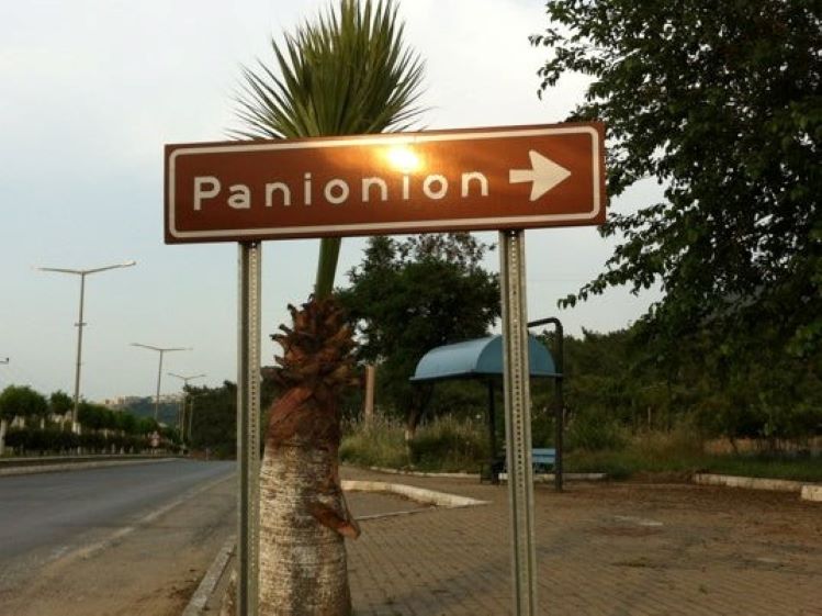 Antik kent ziyaretçisine eziyet