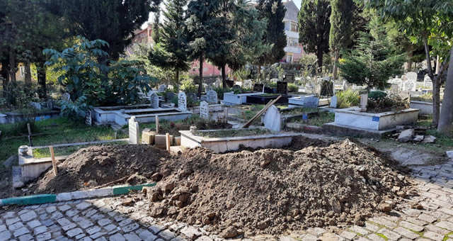 Aşı karşıtı aileden 15 gün  içerisinde 4 kişi vefat etti