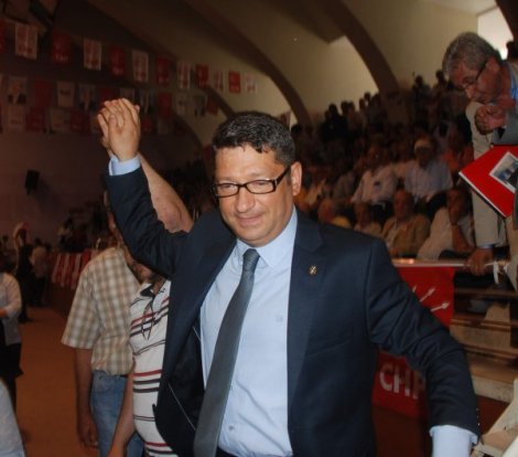 CHP’de Bülent Tezcan ekibine dil uzatan kendini disiplinde buluyor