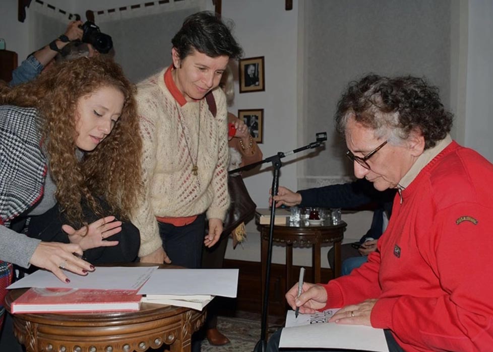 Bedri Baykam “Metaformoz”la Kuşadası'nda…