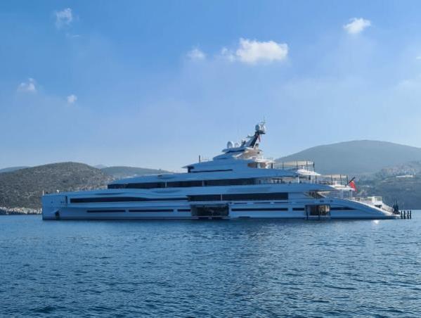 O milyarder Ada’yı teğet geçti!