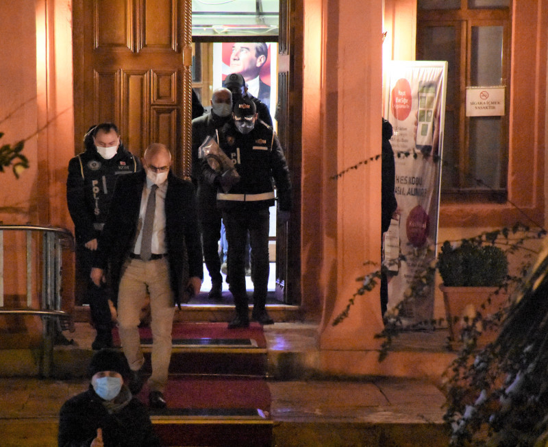 CHP, soruşturulan belediye başkanını partiden ihraç etti!