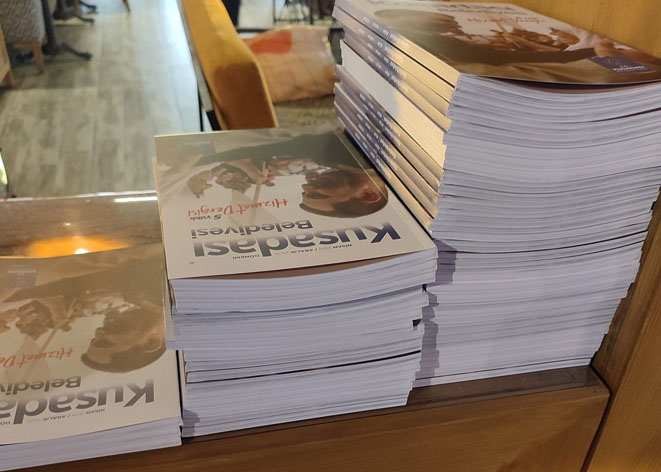 Kuşadası’nda reklam tekeli!