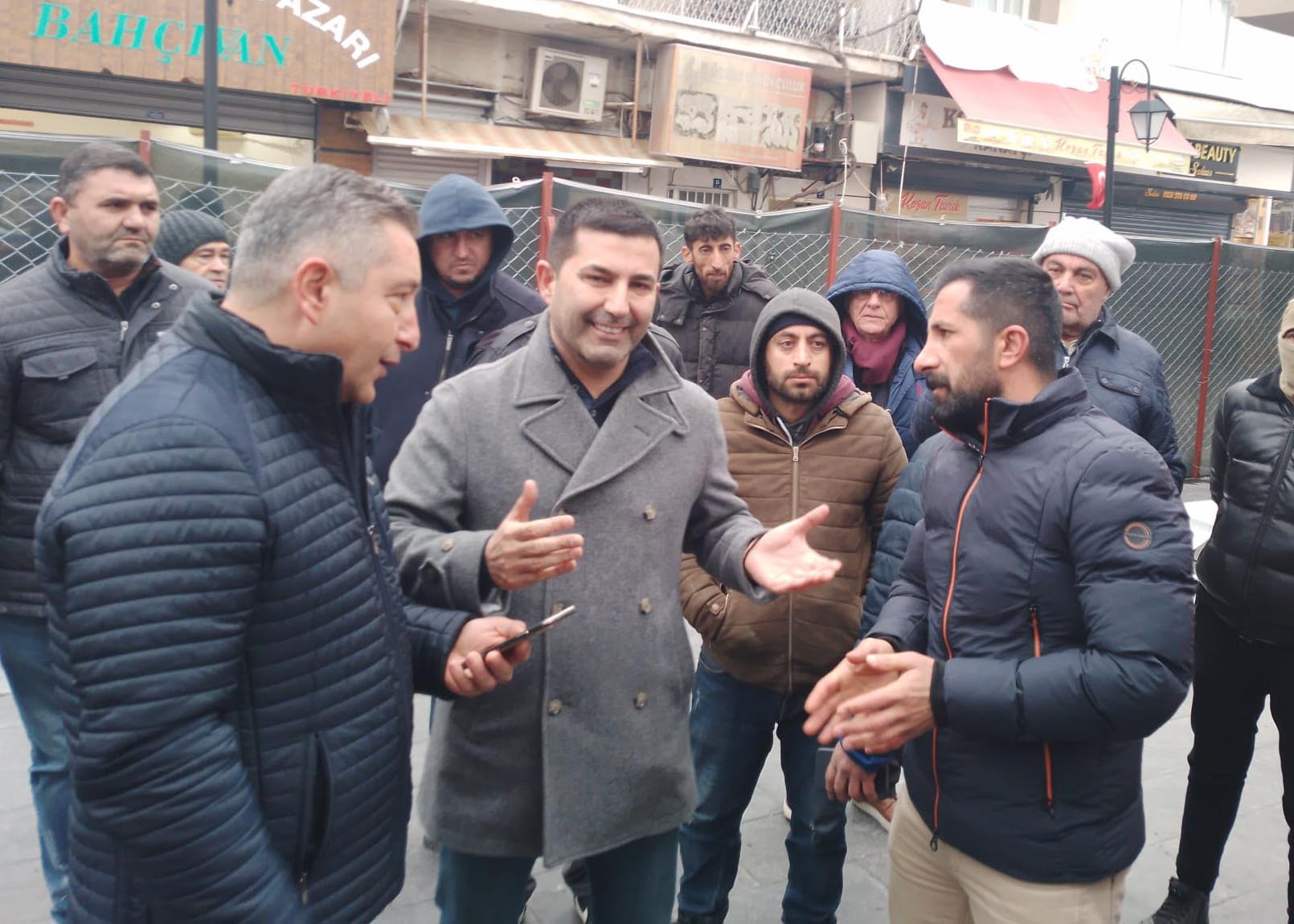 Kuşadası’nda mahkemelik karartma!