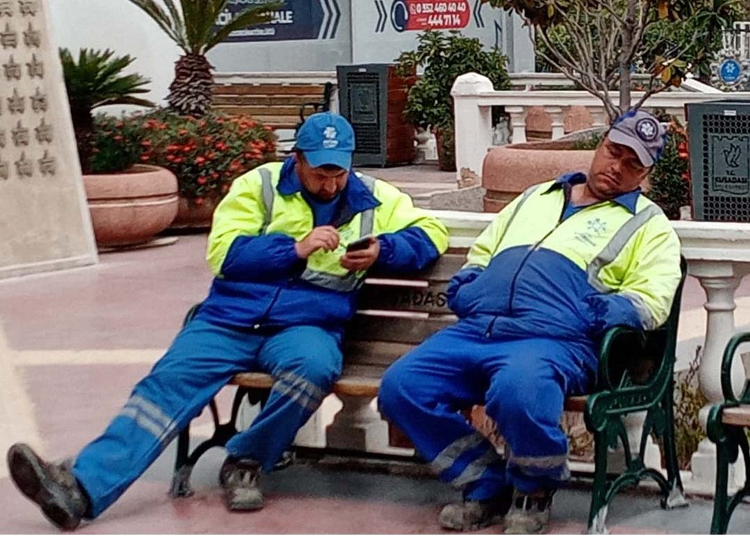 Belediye, çalışanlarını sefalete Kuşadası’nı greve mahkum etti!