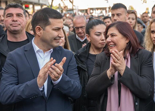 Kuşadası “şer ittifakı”na kurban gitti!