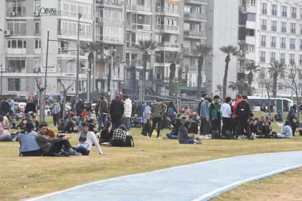 İzmir “kırmızı”ya koşuyor