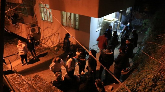 Öfkeli sevgili, önce kapının  ziline, ardından tetiğe bastı