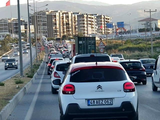 Büyük kentler sahillere aktı!