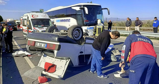 Takla atan araçtaki genç çifti ölüm ayırdı