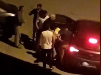 5 kişi bir olup, kaza yapan  sürücüyü öldüresiye dövdü