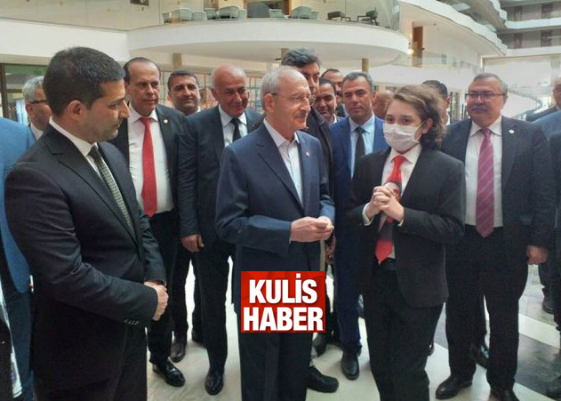 Günel aile fotoğrafında neden yok?