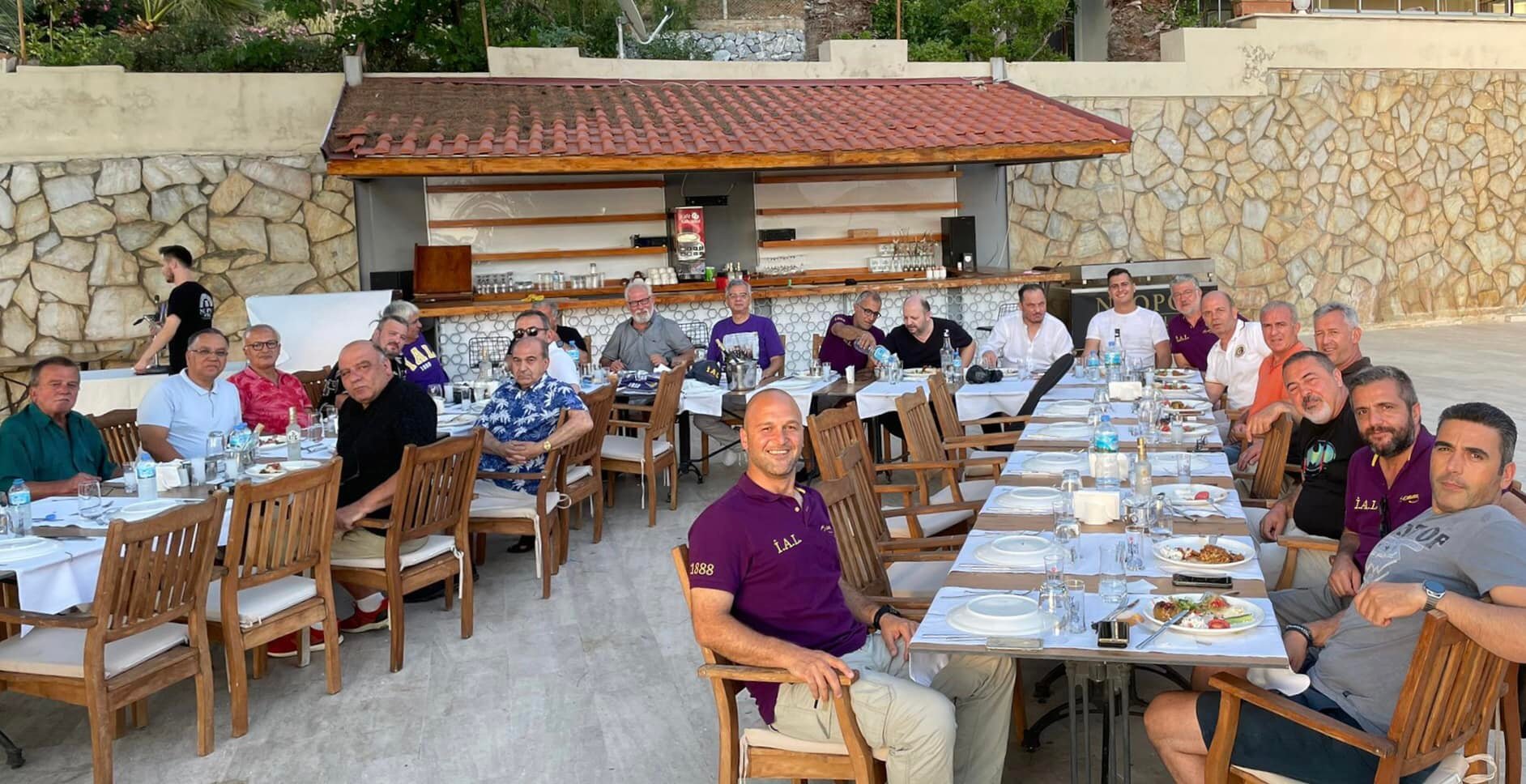 Efsane Lise’nin Kuşadalı mezunları anıları tazeledi