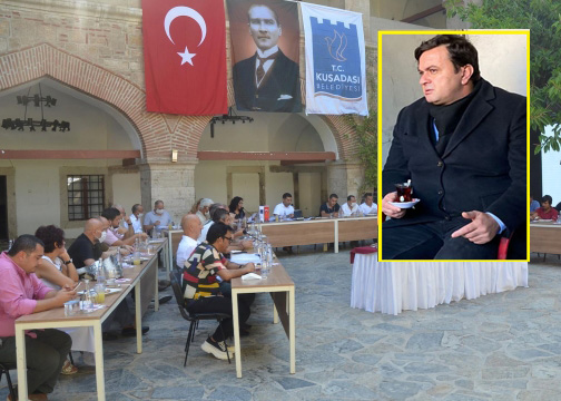 Kuşadası Meclisi’nde istifa depremi!