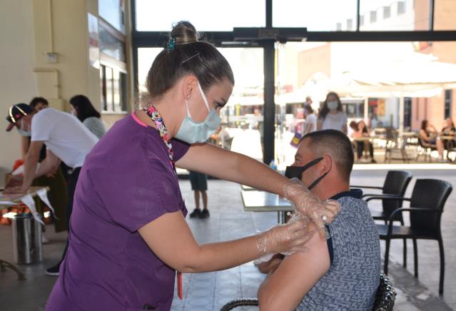 AVM’lerde aşı dönemi başladı