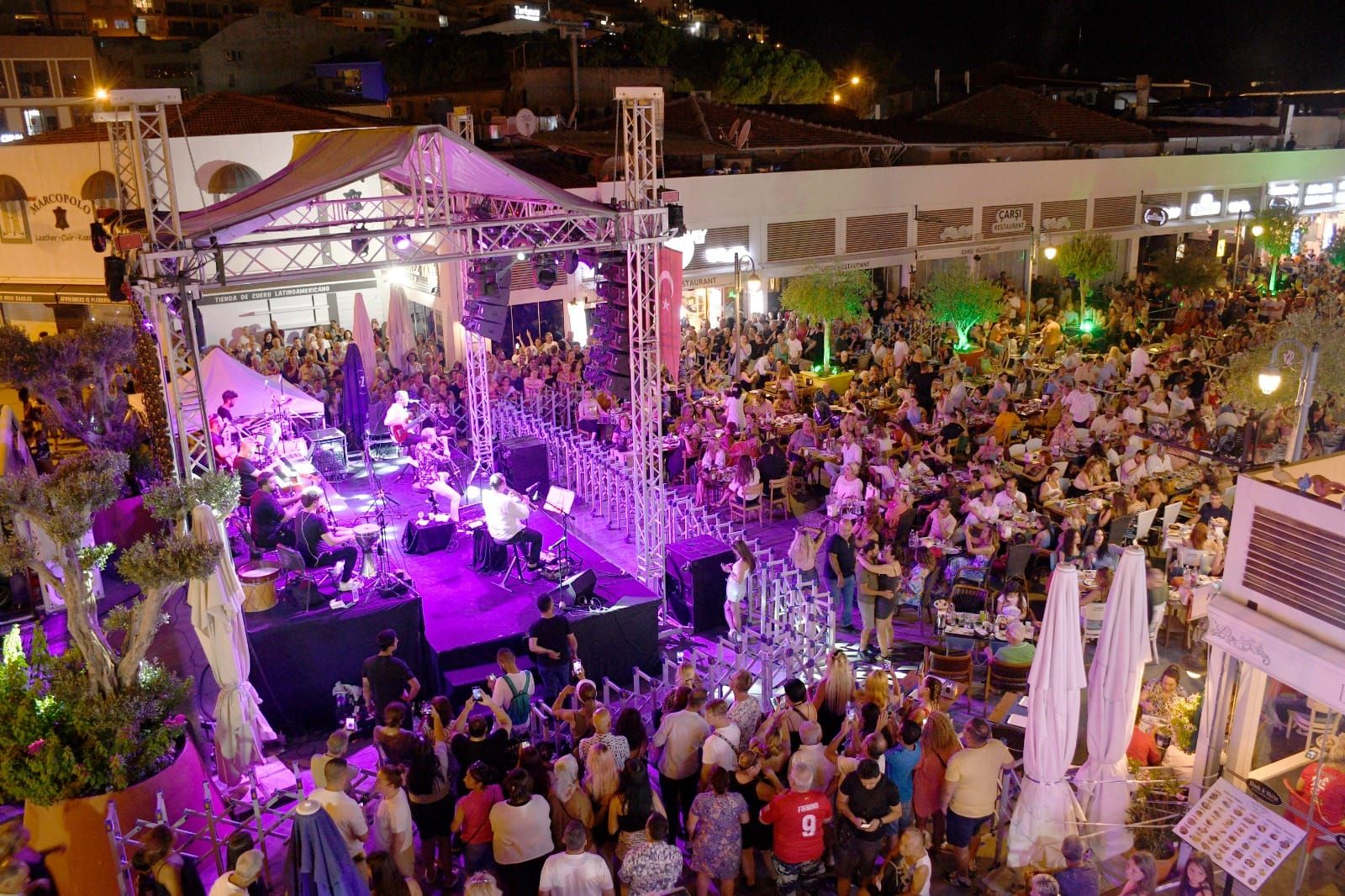 Kuşadası modeli belediyecilik: Zengine hizmet, fakire eziyet!