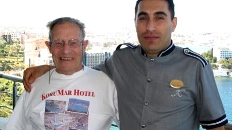 İngiliz turistin vasiyeti, Kuşadalı bellboyun hayatını değiştirdi