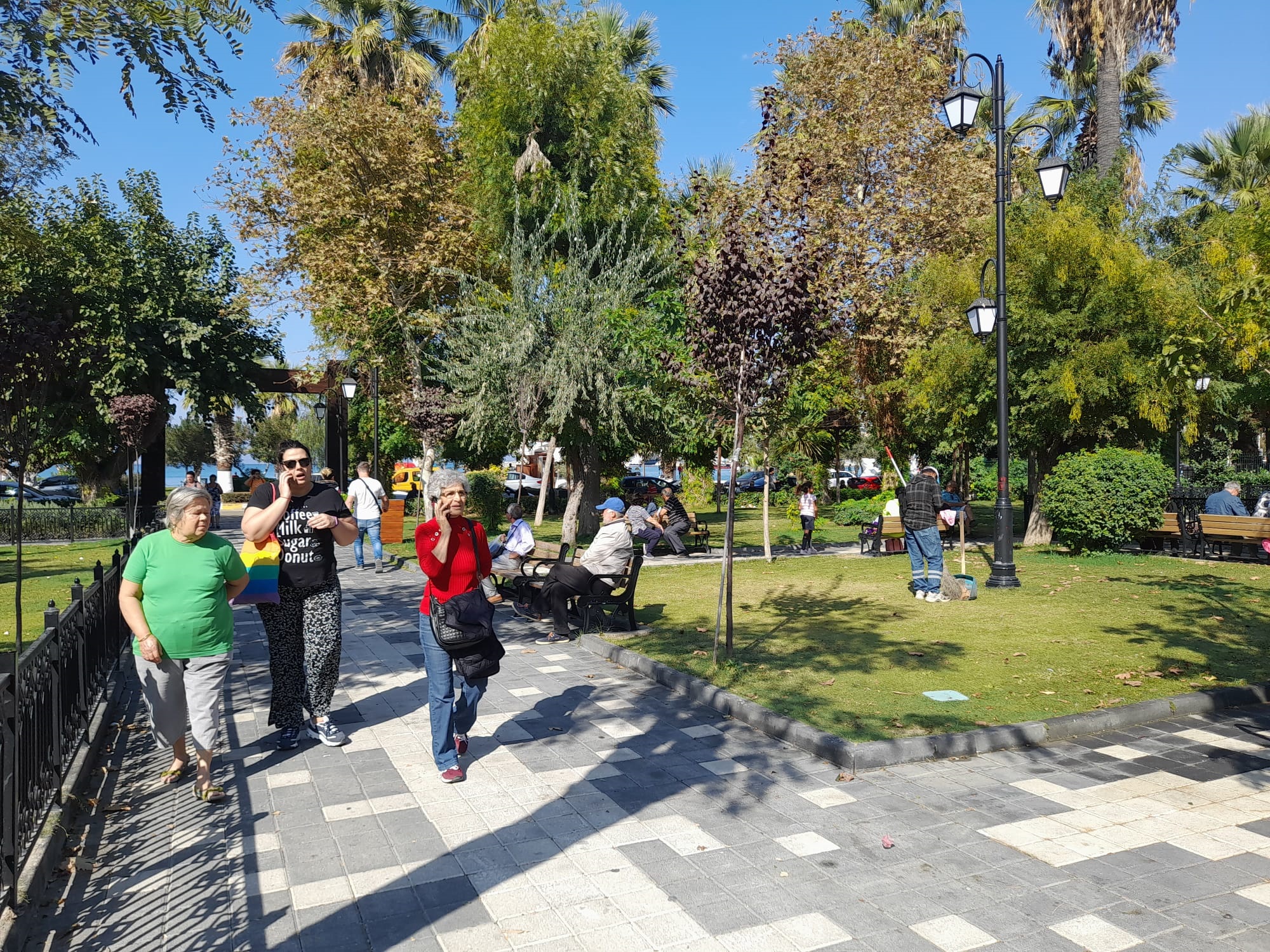 Kuşadası, beşik gibi sallanıyor!