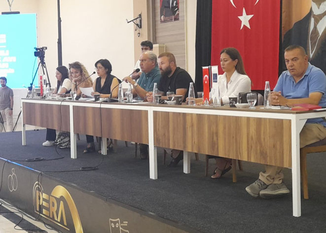 Kuşadası Meclisi’nde darbe gerilimi!