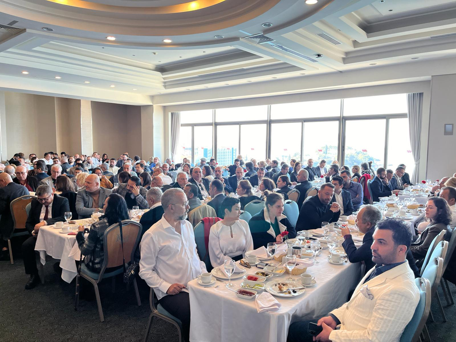 Günel, Bakan’la köprüleri attı!