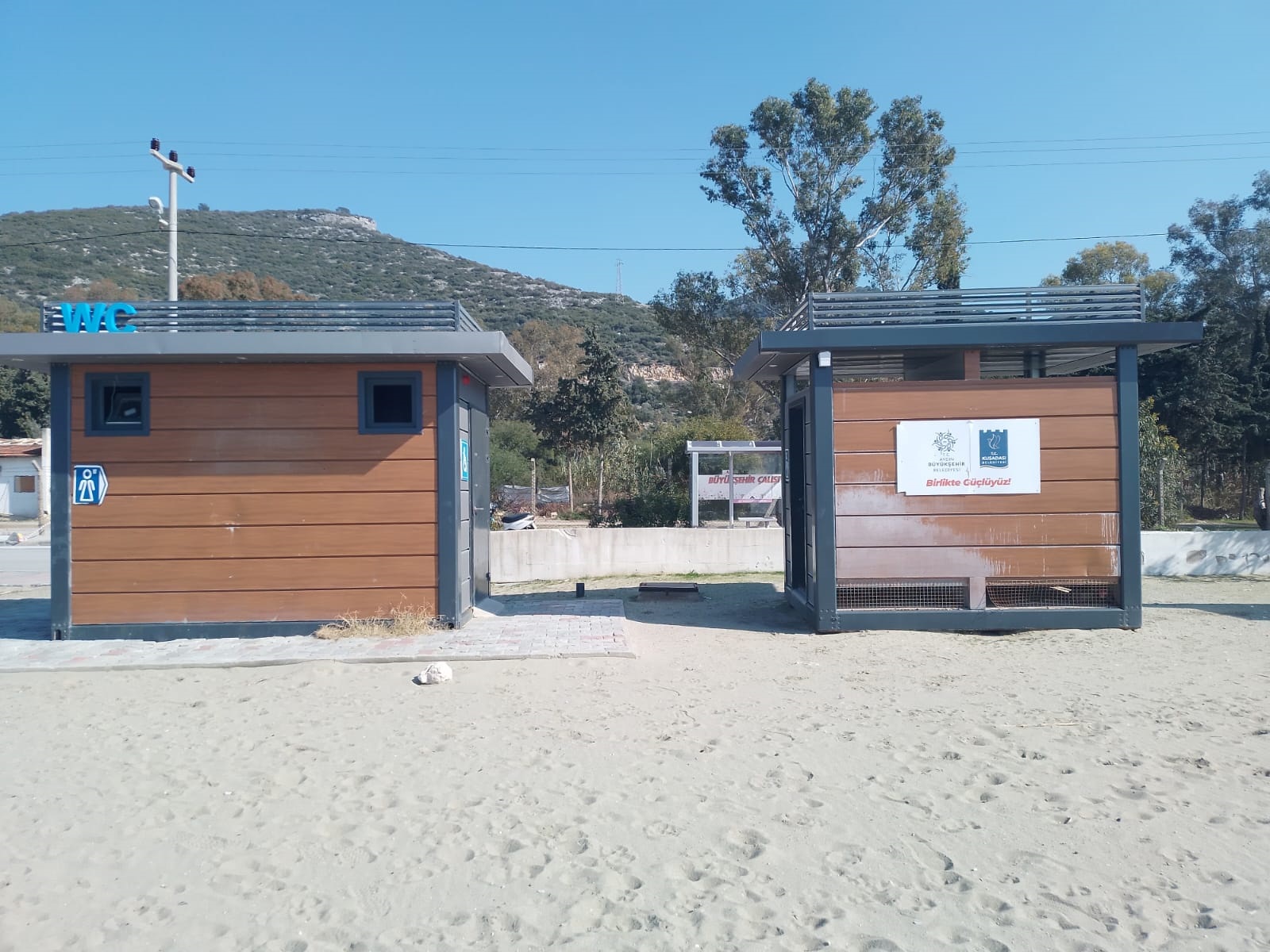 Kuşadası’ndaki seyyar tuvaletler acil deprem bölgesine gönderilsin!