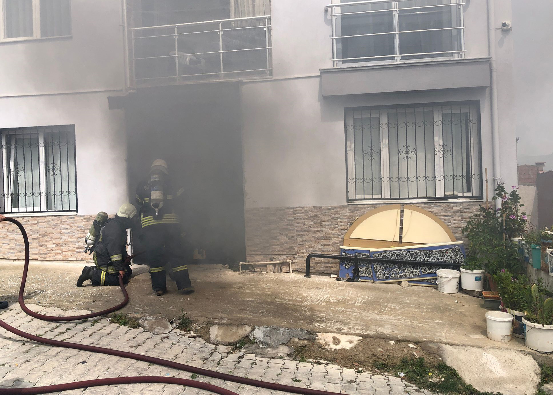 Evin kedisi yangın çıkardı!