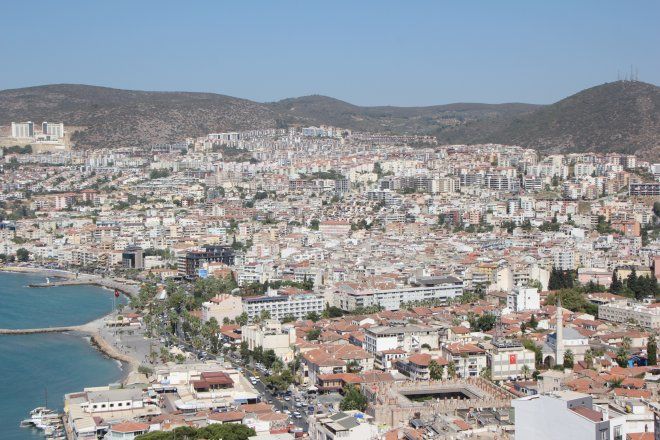Kuşadası yalanla uyutuluyor!