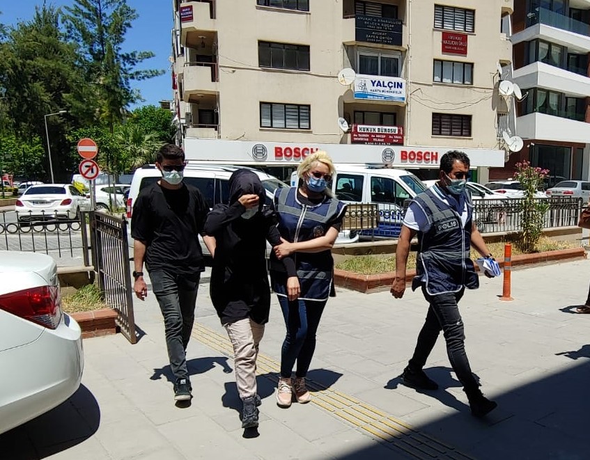 Polisin peşinde koştuğu kaçak  “Thodex Yengesi” yakalandı