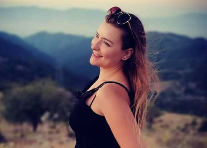 31 yaşındaki Özde, başkan eşinin işyerinde zehirlenerek can verdi!