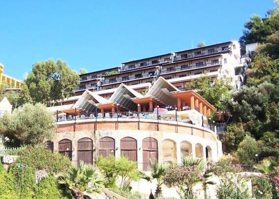 Koca oteli hırsızlar çaldı!