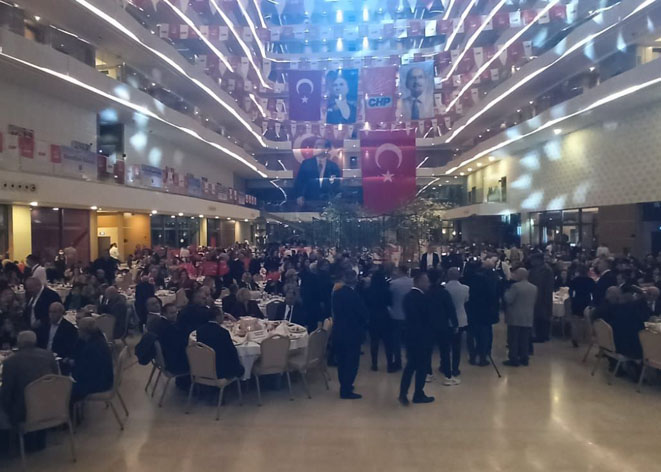 Nafakasını alamayan Belediye işçisi sürünüyor, partililer alem yapıyor!