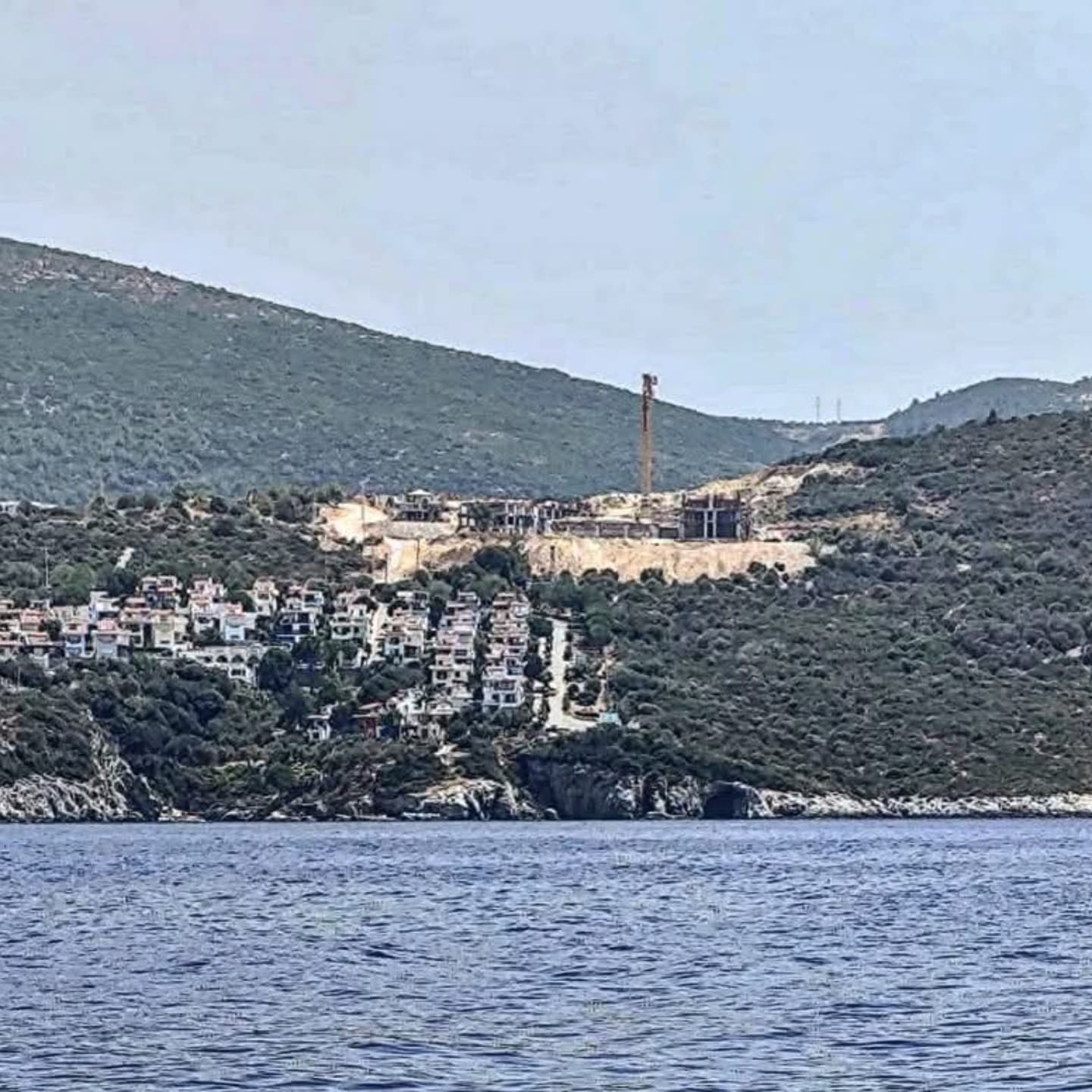 “Kaçak rezidans”a bakanlık koruması!