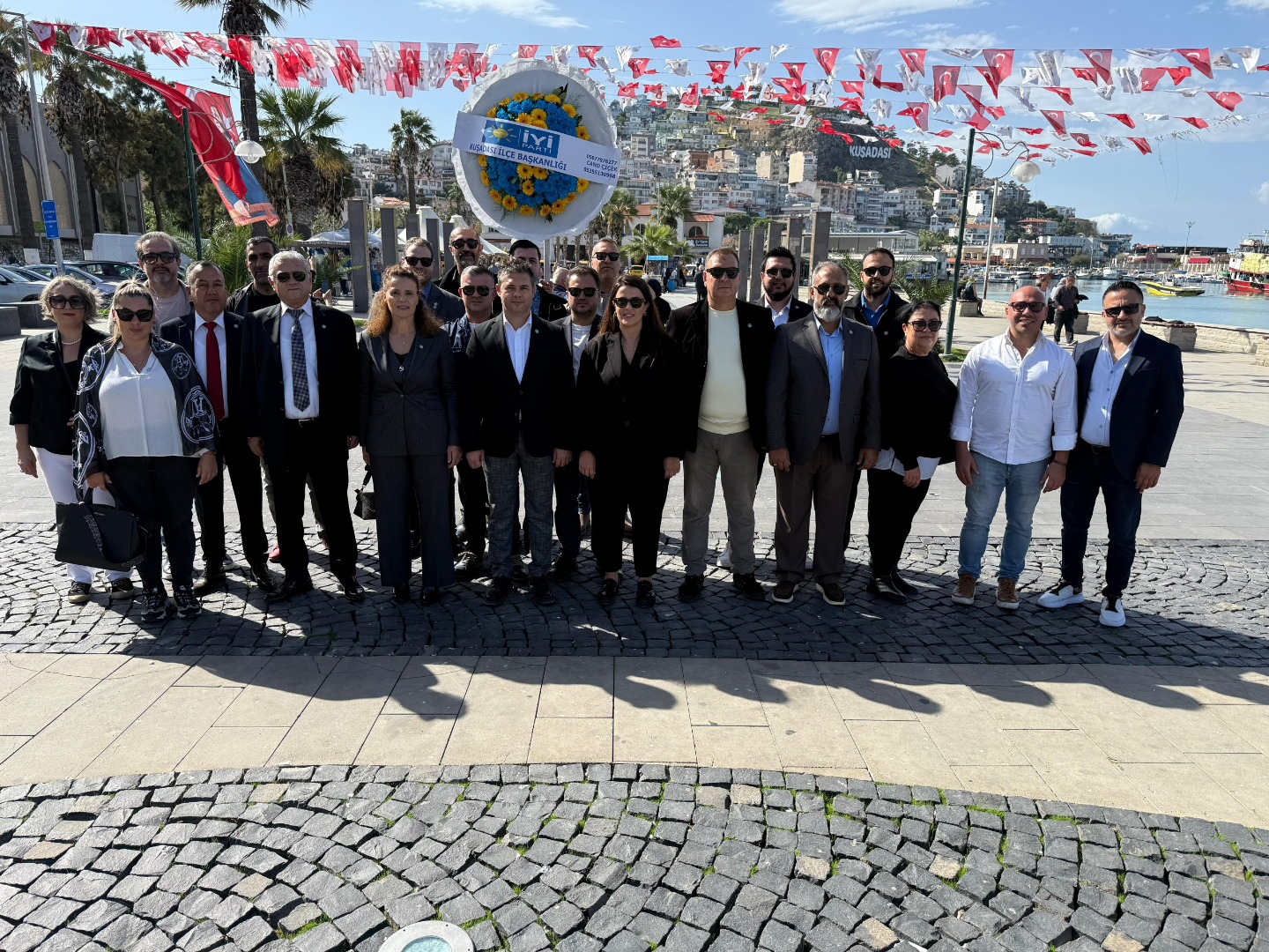 İyi Parti, Kuşadası ilçe başkanı ve yönetiminin biletini kesti!