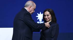 İstanbullu Özlem İn Aydınlı Özlem Out!